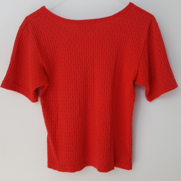 Red eyelet tshirt - Picture 2 of 4